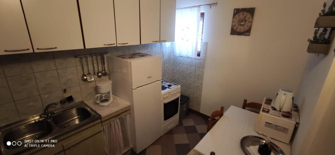 Leonarda Apartment Omis Exterior photo